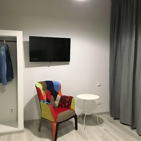 ゲストハウス Cinquesogni ローマ