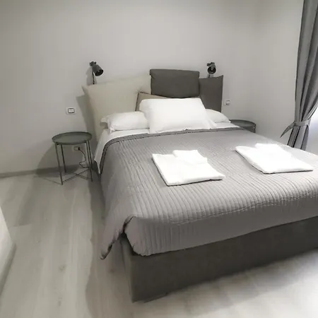 ゲストハウス Cinquesogni ローマ