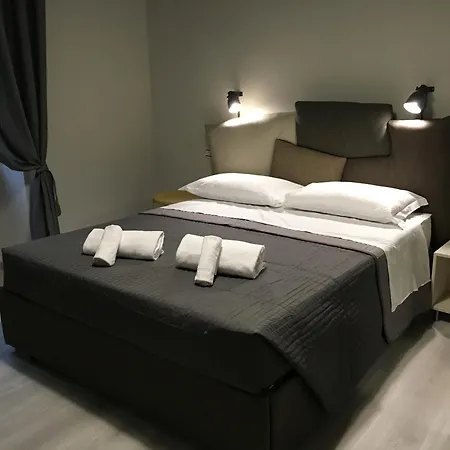 ゲストハウス Cinquesogni ローマ